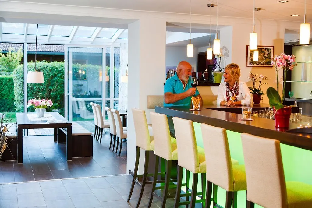Hotel-Restaurant Bellevue Ruhpolding 3*,
